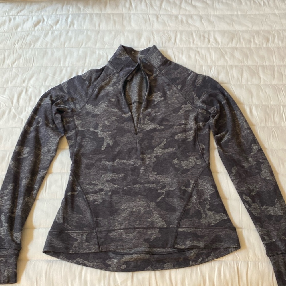 Lululemon Quarter zip Camo size 6